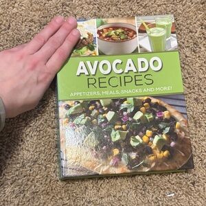 Avocado Recipes Cookbook - Green Cover